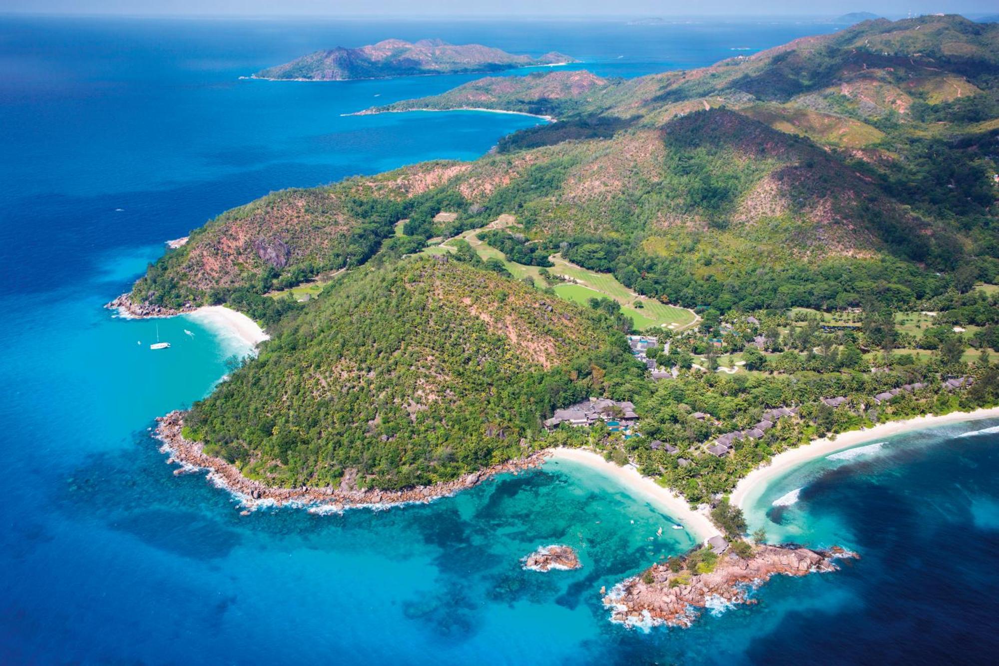 Constance Lemuria Grand Anse  Bagian luar foto Aerial view of the resort