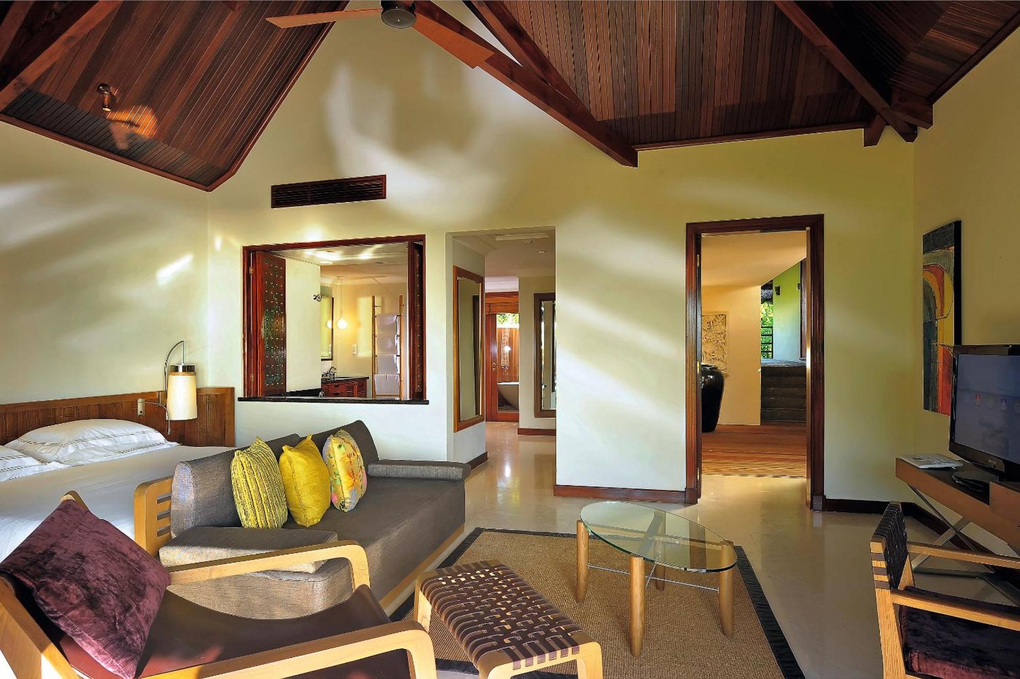Constance Lemuria Grand Anse  Bagian luar foto A suite at the Taj Bengal