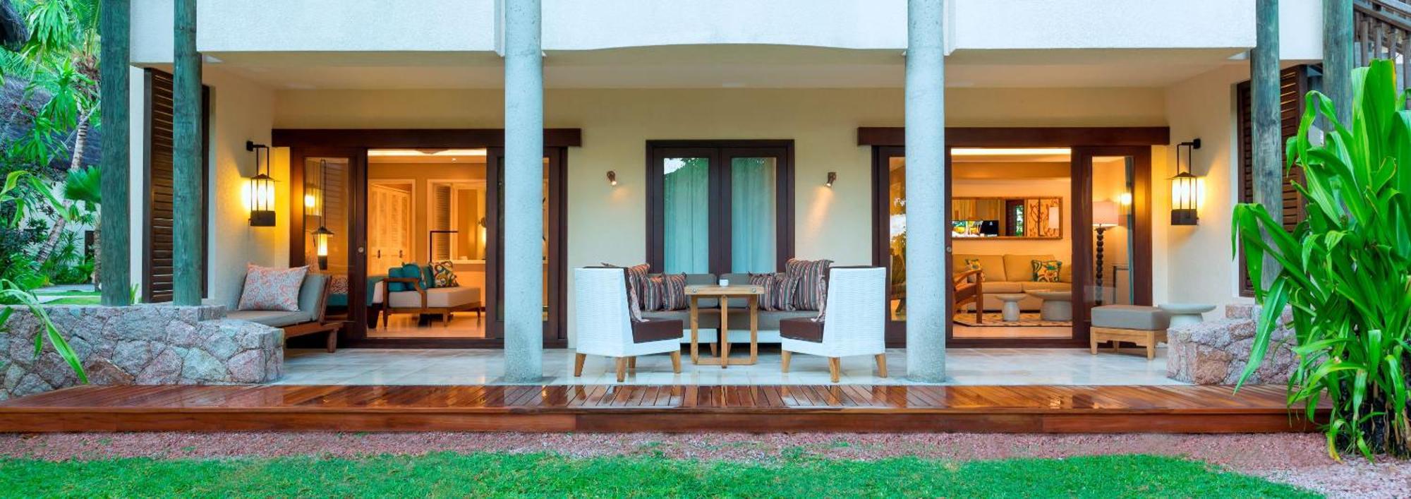 Constance Lemuria Grand Anse  Bagian luar foto A villa at the resort