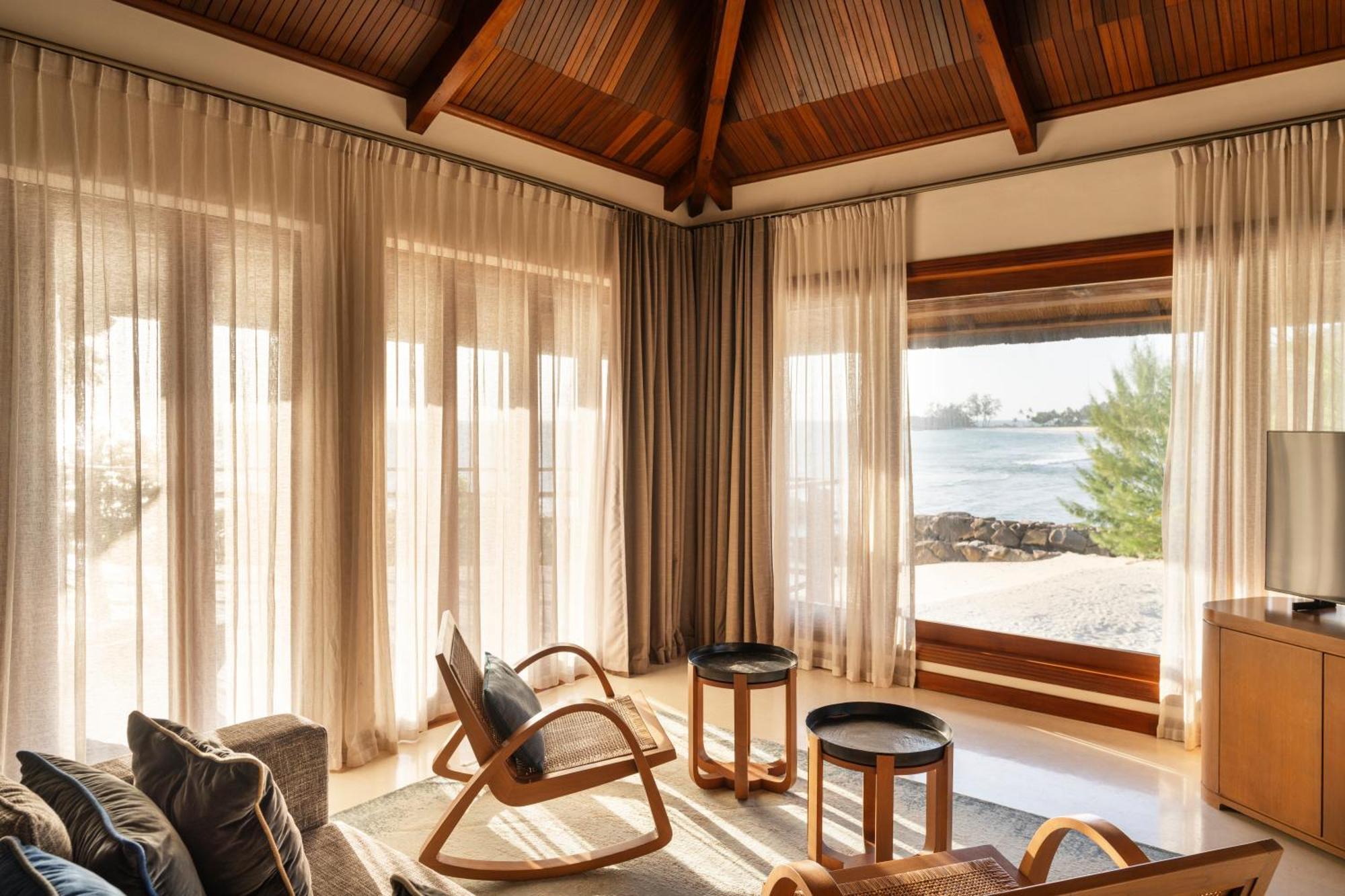 Constance Lemuria Grand Anse  Bagian luar foto Interior of a villa