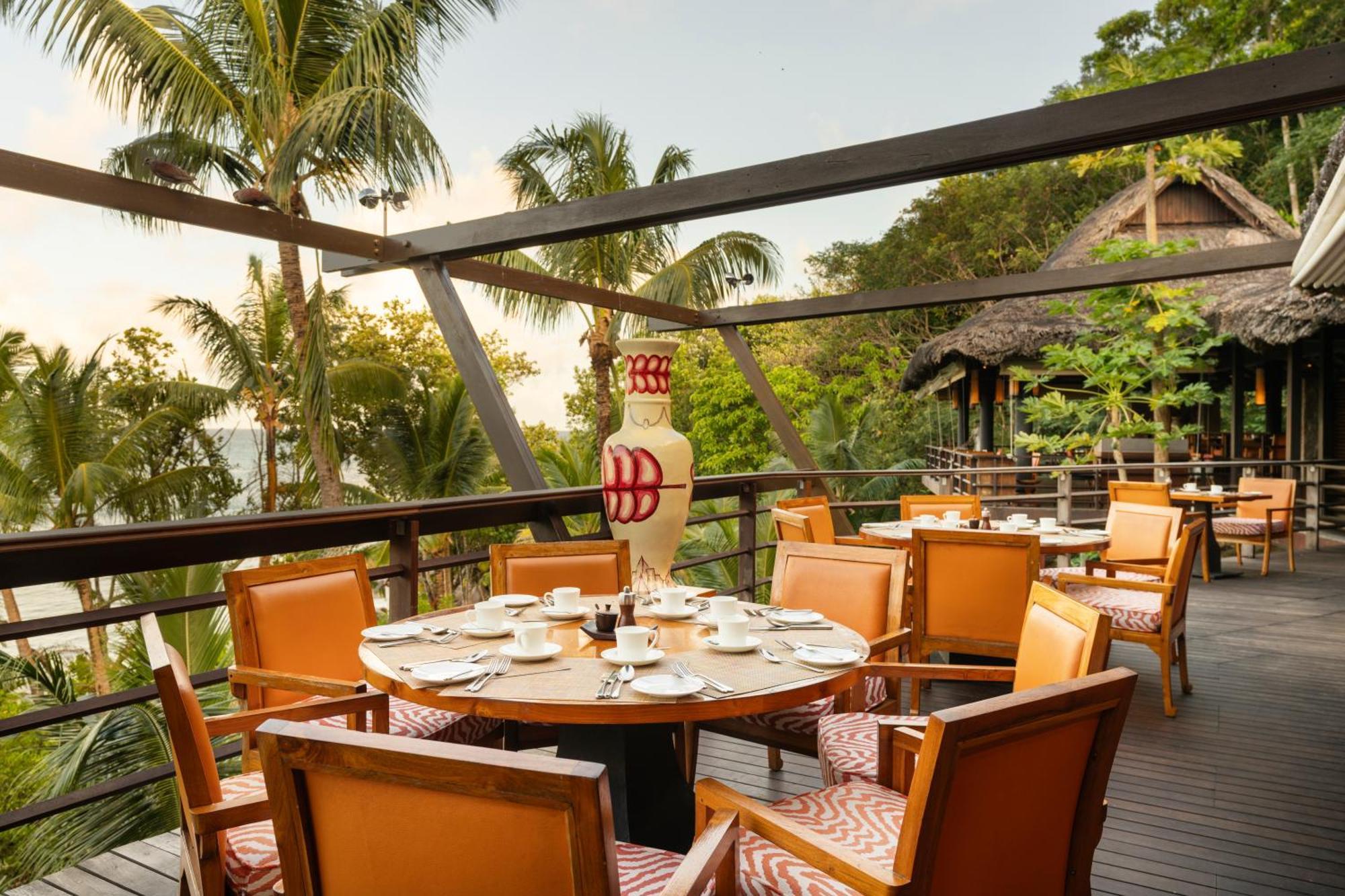 Constance Lemuria Grand Anse  Bagian luar foto The Deck
